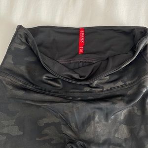 Spanx camo leggings. Only worn once! Great condition.